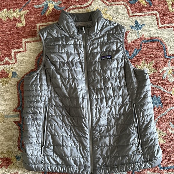 BUNDLE!! Patagonia silver vest and nano puff coat! Xxl - Picture 4 of 9